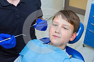 A child at the dentistÃ¢â¬â¢s consultation photo